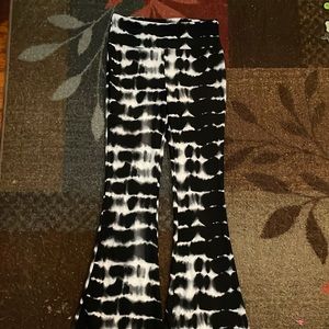 No boundaries flare leggings